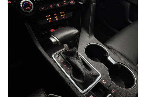 Kia Sportage 1.6 T-GDI 2WD DCT Black Edition 177PK Camera LED JBL-Audio Carplay Clima Cruise Navi PDC 17''LMV