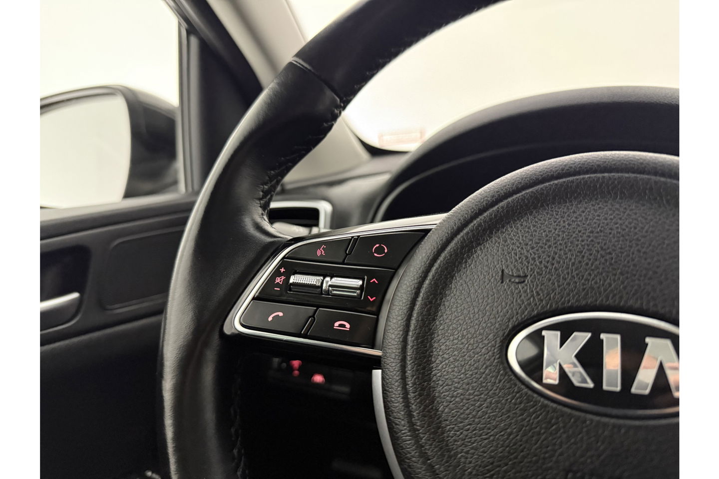Kia Sportage 1.6 T-GDI 2WD DCT Black Edition 177PK Camera LED JBL-Audio Carplay Clima Cruise Navi PDC 17''LMV