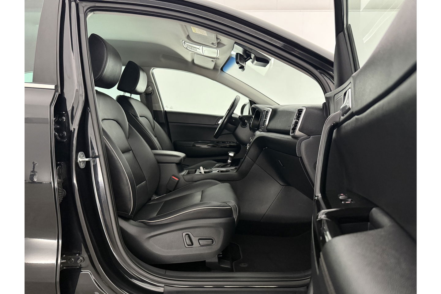 Kia Sportage 1.6 T-GDI 2WD DCT Black Edition 177PK Camera LED JBL-Audio Carplay Clima Cruise Navi PDC 17''LMV