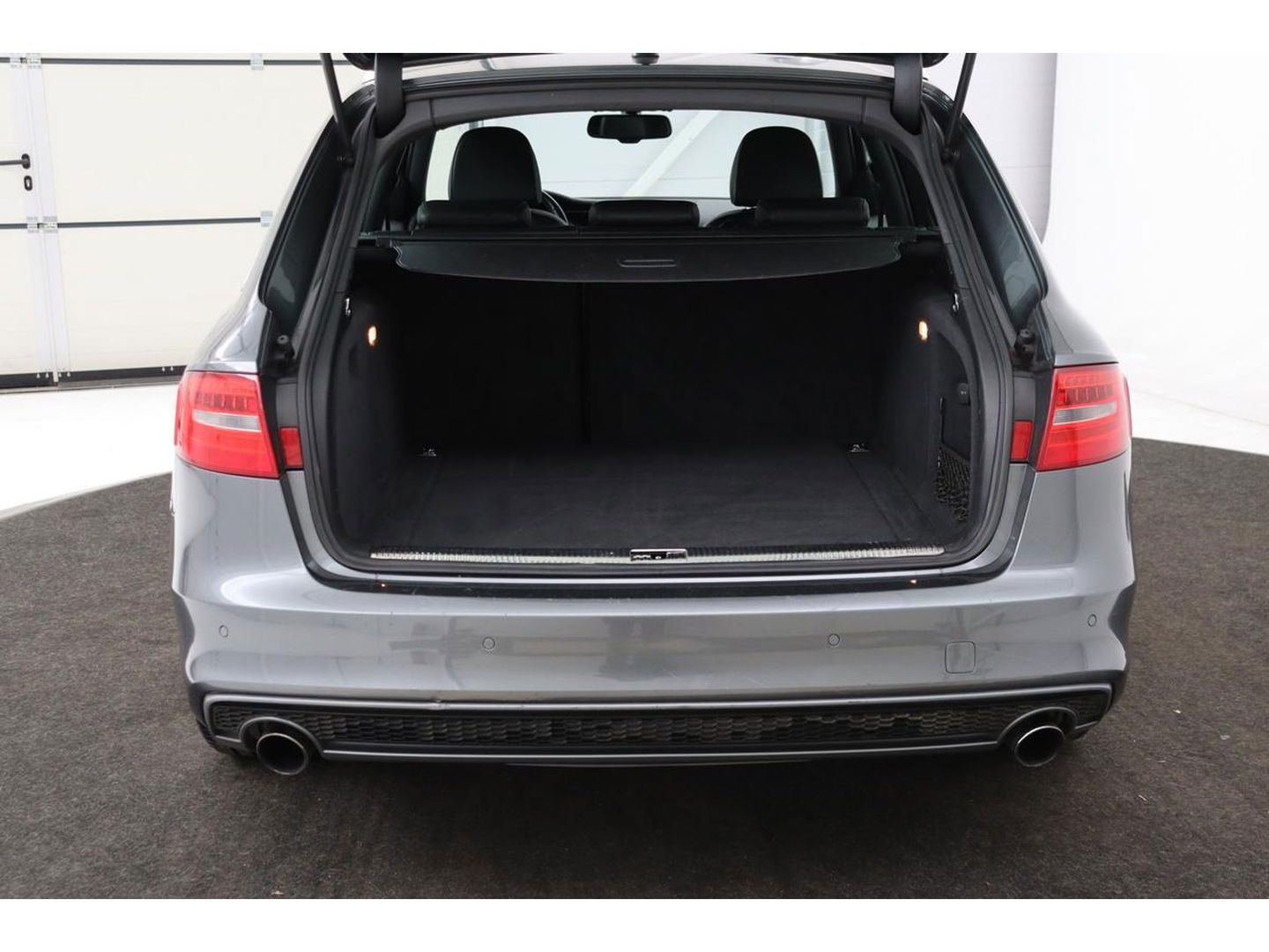 Audi A4 1.8 TFSI Sport | Xenon | Half leder | Navigatie | Sportstoelen | Climate control | Parkeerhulp | Cruise control | Bluetooth | S Line