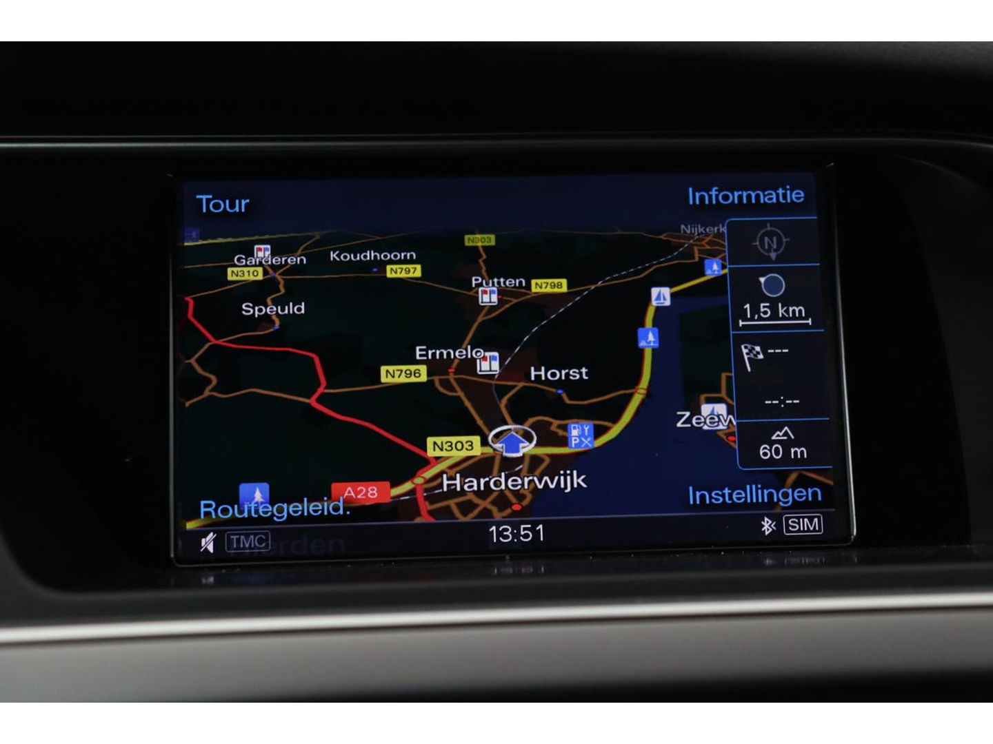 Audi A4 1.8 TFSI Sport | Xenon | Half leder | Navigatie | Sportstoelen | Climate control | Parkeerhulp | Cruise control | Bluetooth | S Line