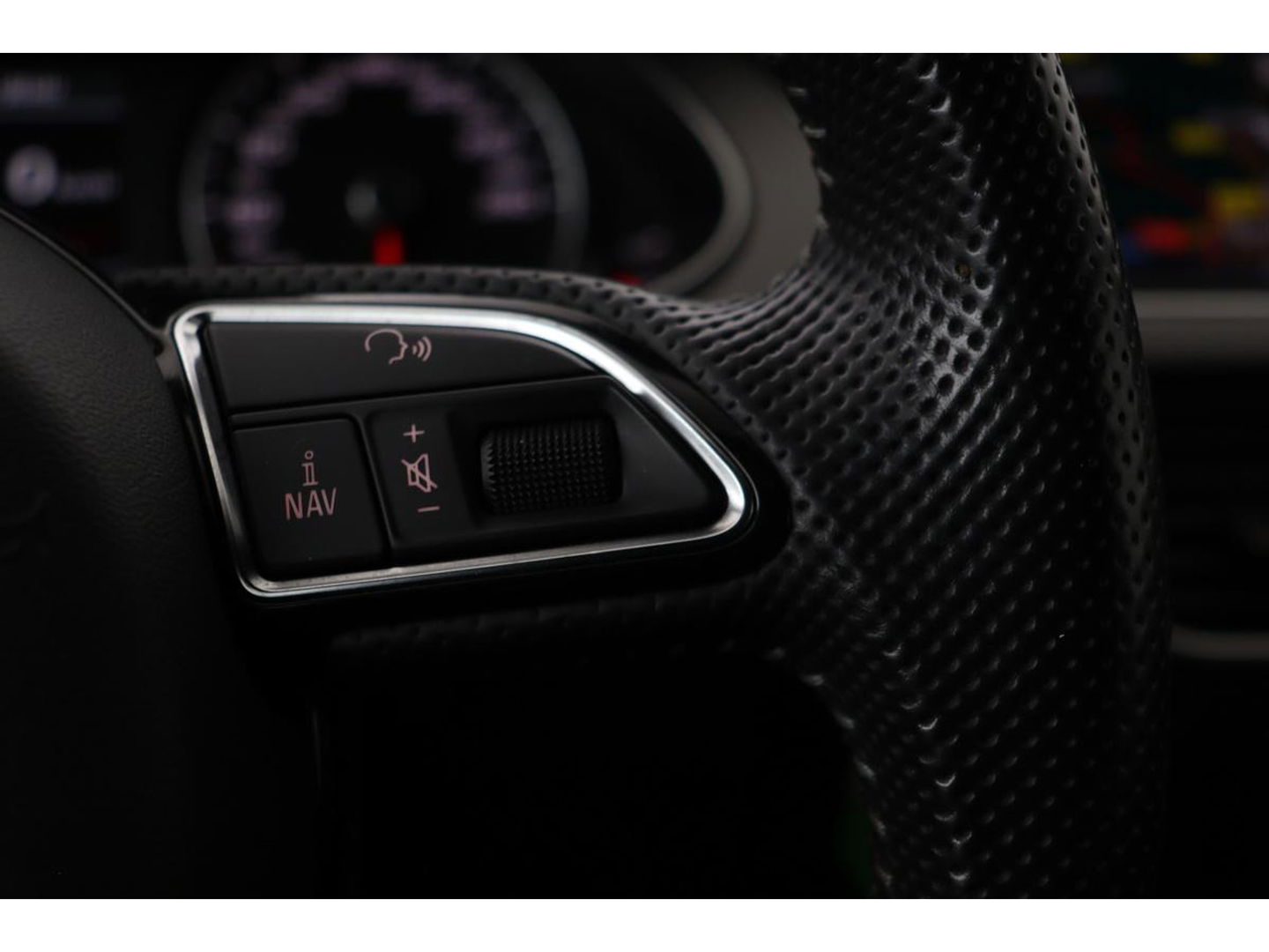 Audi A4 1.8 TFSI Sport | Xenon | Half leder | Navigatie | Sportstoelen | Climate control | Parkeerhulp | Cruise control | Bluetooth | S Line