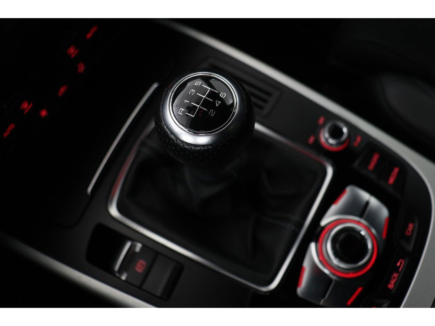 Audi A4 1.8 TFSI Sport | Xenon | Half leder | Navigatie | Sportstoelen | Climate control | Parkeerhulp | Cruise control | Bluetooth | S Line