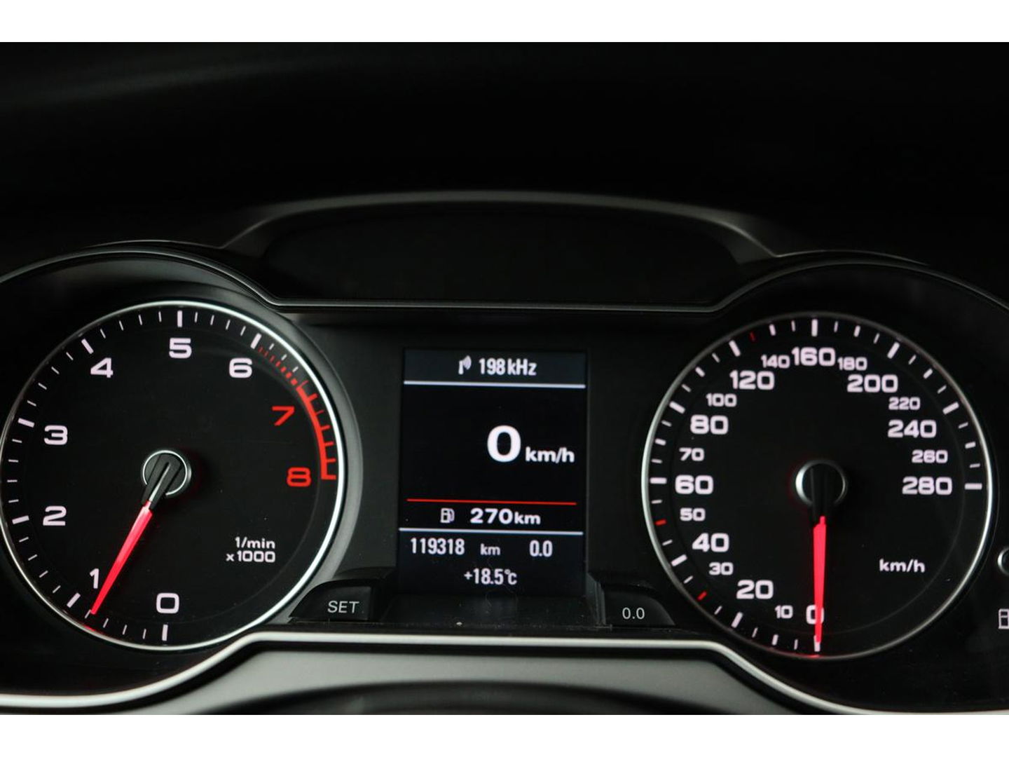 Audi A4 1.8 TFSI Sport | Xenon | Half leder | Navigatie | Sportstoelen | Climate control | Parkeerhulp | Cruise control | Bluetooth | S Line