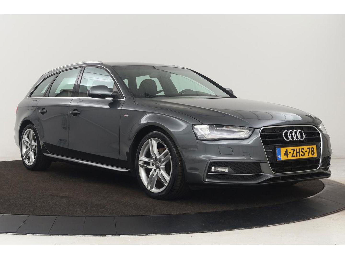 Audi A4 1.8 TFSI Sport | Xenon | Half leder | Navigatie | Sportstoelen | Climate control | Parkeerhulp | Cruise control | Bluetooth | S Line