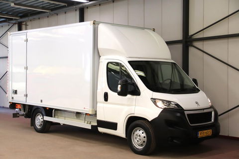 Peugeot Boxer 2.2 165 PK BAKWAGEN MET LAADKLEP EN ZIJDEUR