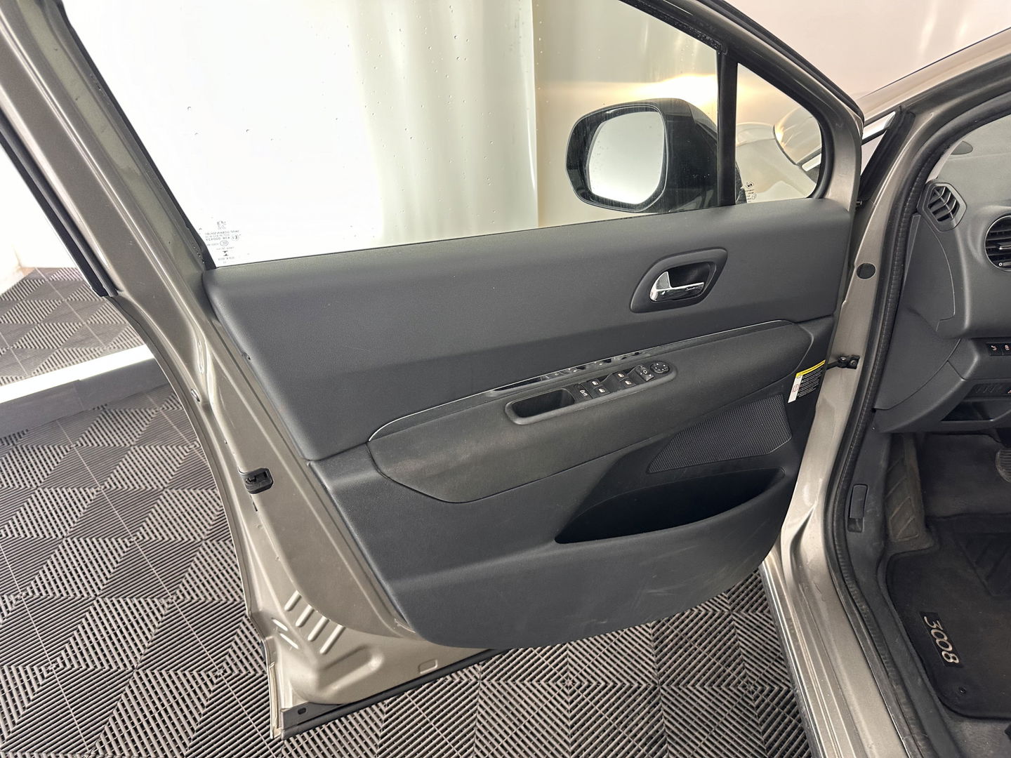 Peugeot 3008 2.0 HDiF HYbrid4 Aut. *NAVI-FULLMAP | COMFORT-SEATS | ECC | SHIFT-PADDLES | PDC | CRUISE | 16''ALU*