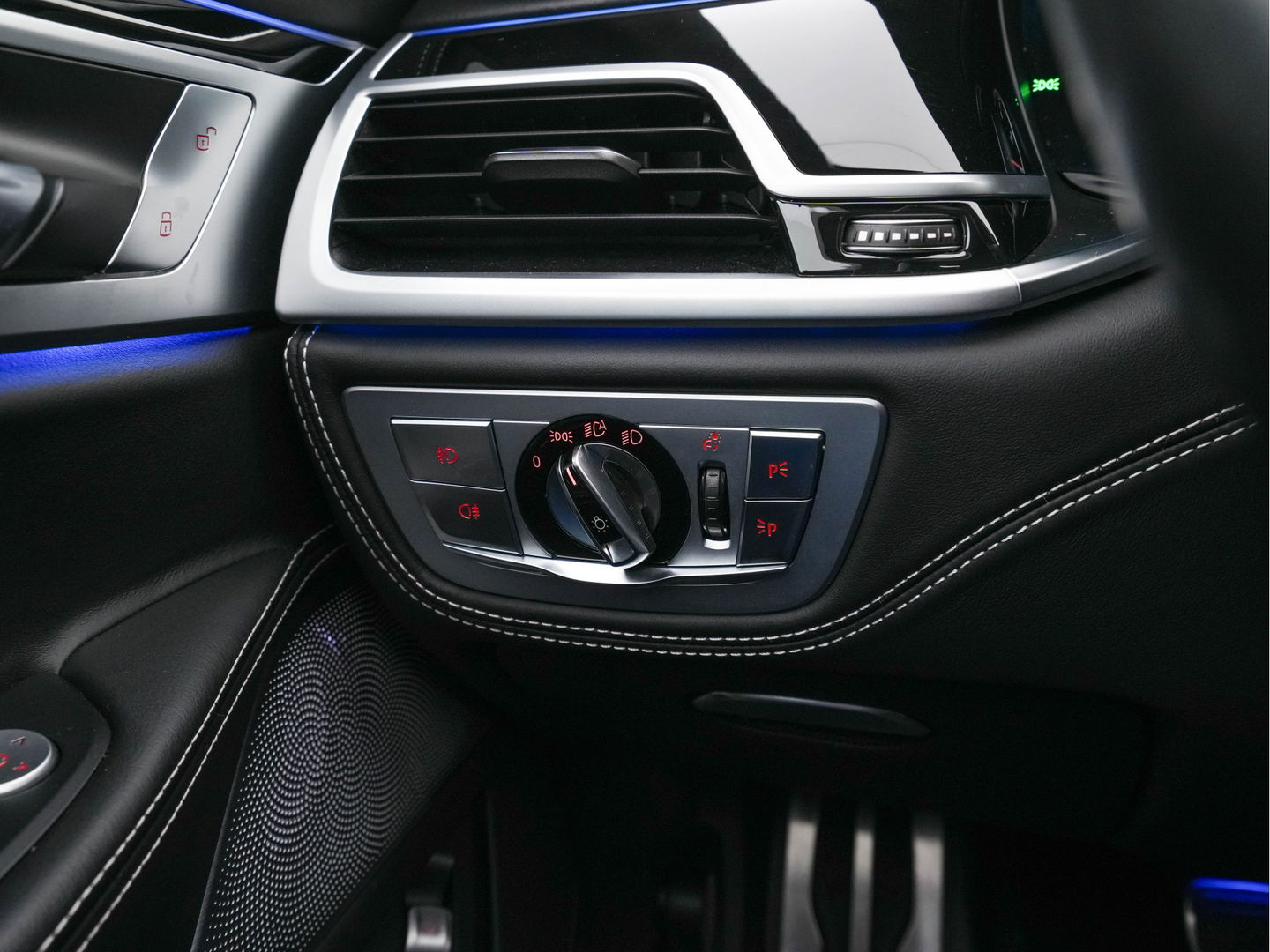 BMW 7 Serie 740d xDrive High Executive M-Sport-Pack Aut. *PANO | NAPPA-FULL-LEATHER | ADAPT.CRUISE | LASER-LED | SOFT-CLOSE | BOWERS/WILKINS-AUDIO | MEMORY-PACK | BLINDSPOT | TOP-VIEW | DAB+ | HEAD-UP | SHIFT-PADDLES | KEYLESS | 20''ALU*