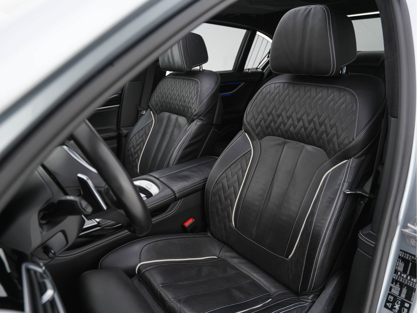 BMW 7 Serie 740d xDrive High Executive M-Sport-Pack Aut. *PANO | NAPPA-FULL-LEATHER | ADAPT.CRUISE | LASER-LED | SOFT-CLOSE | BOWERS/WILKINS-AUDIO | MEMORY-PACK | BLINDSPOT | TOP-VIEW | DAB+ | HEAD-UP | SHIFT-PADDLES | KEYLESS | 20''ALU*