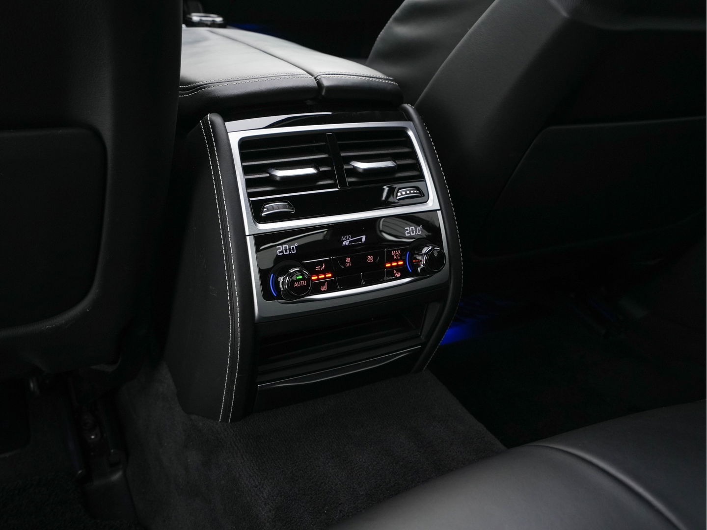 BMW 7 Serie 740d xDrive High Executive M-Sport-Pack Aut. *PANO | NAPPA-FULL-LEATHER | ADAPT.CRUISE | LASER-LED | SOFT-CLOSE | BOWERS/WILKINS-AUDIO | MEMORY-PACK | BLINDSPOT | TOP-VIEW | DAB+ | HEAD-UP | SHIFT-PADDLES | KEYLESS | 20''ALU*