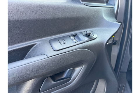 Opel Combo 1.5D L2H1 EDITION DUBBEL CABINE AIRCO/ECC 2X SCHUIFDEUR