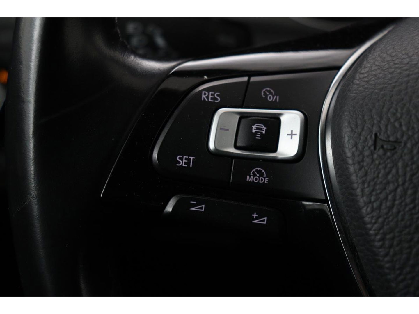 Volkswagen Golf 1.0 TSI Comfortline | Automaat | Adaptive cruise | Carplay | Navigatie | PDC | Climate control | Bluetooth