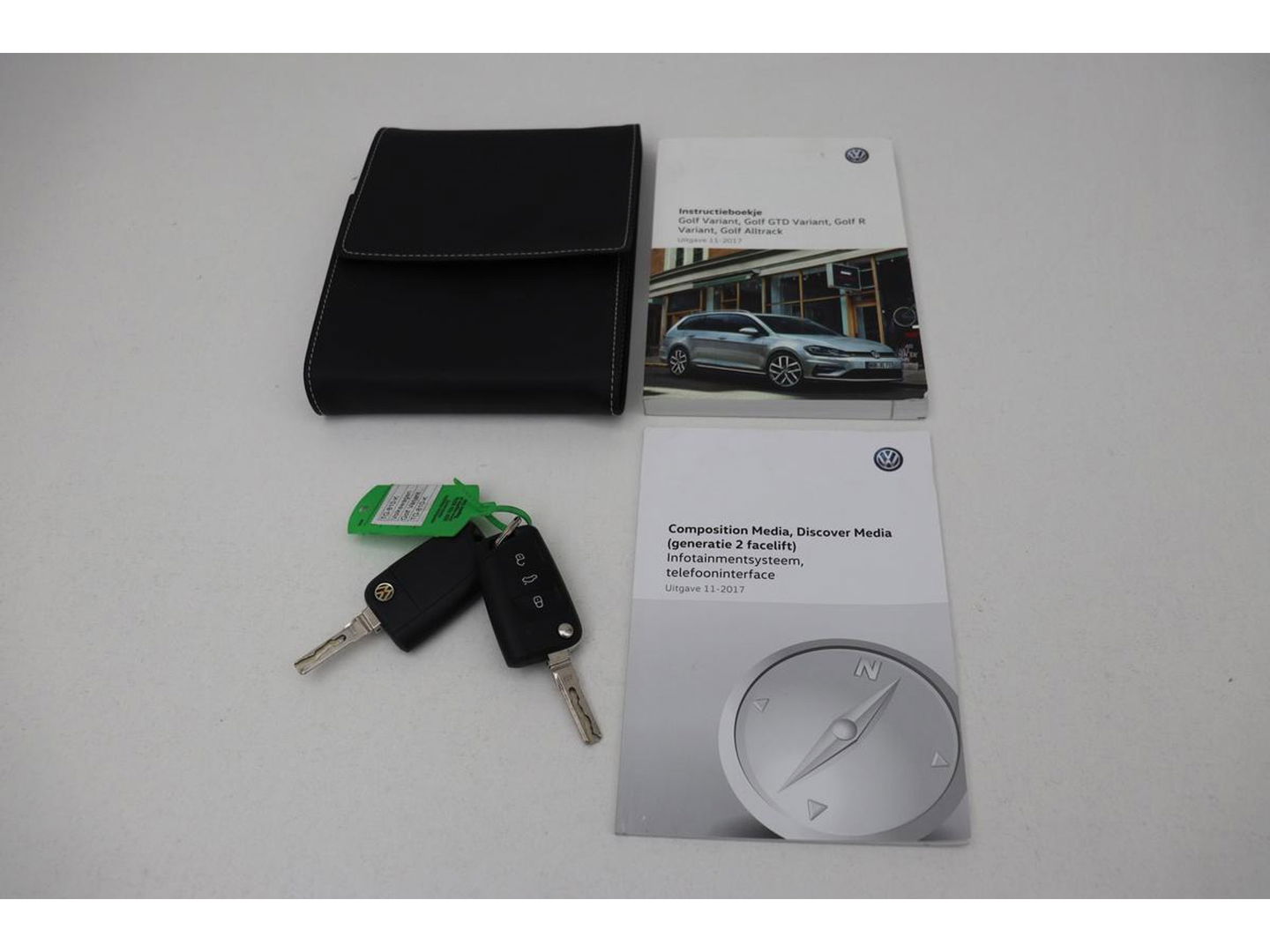 Volkswagen Golf 1.0 TSI Comfortline | Automaat | Adaptive cruise | Carplay | Navigatie | PDC | Climate control | Bluetooth