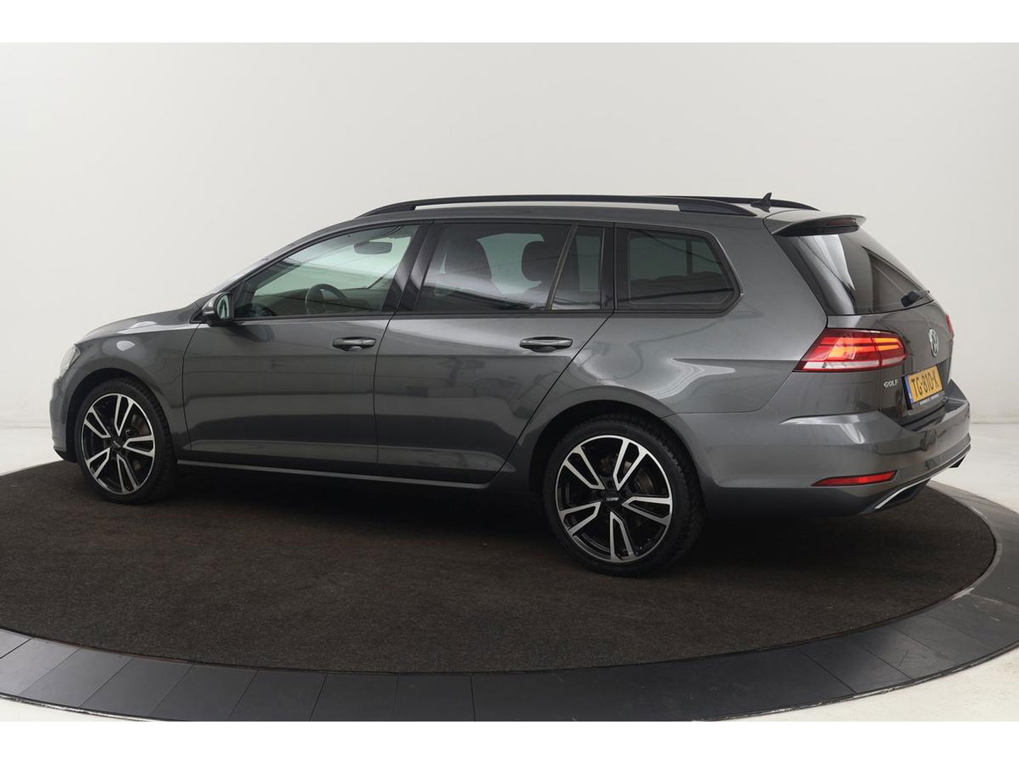 Volkswagen Golf 1.0 TSI Comfortline | Automaat | Adaptive cruise | Carplay | Navigatie | PDC | Climate control | Bluetooth