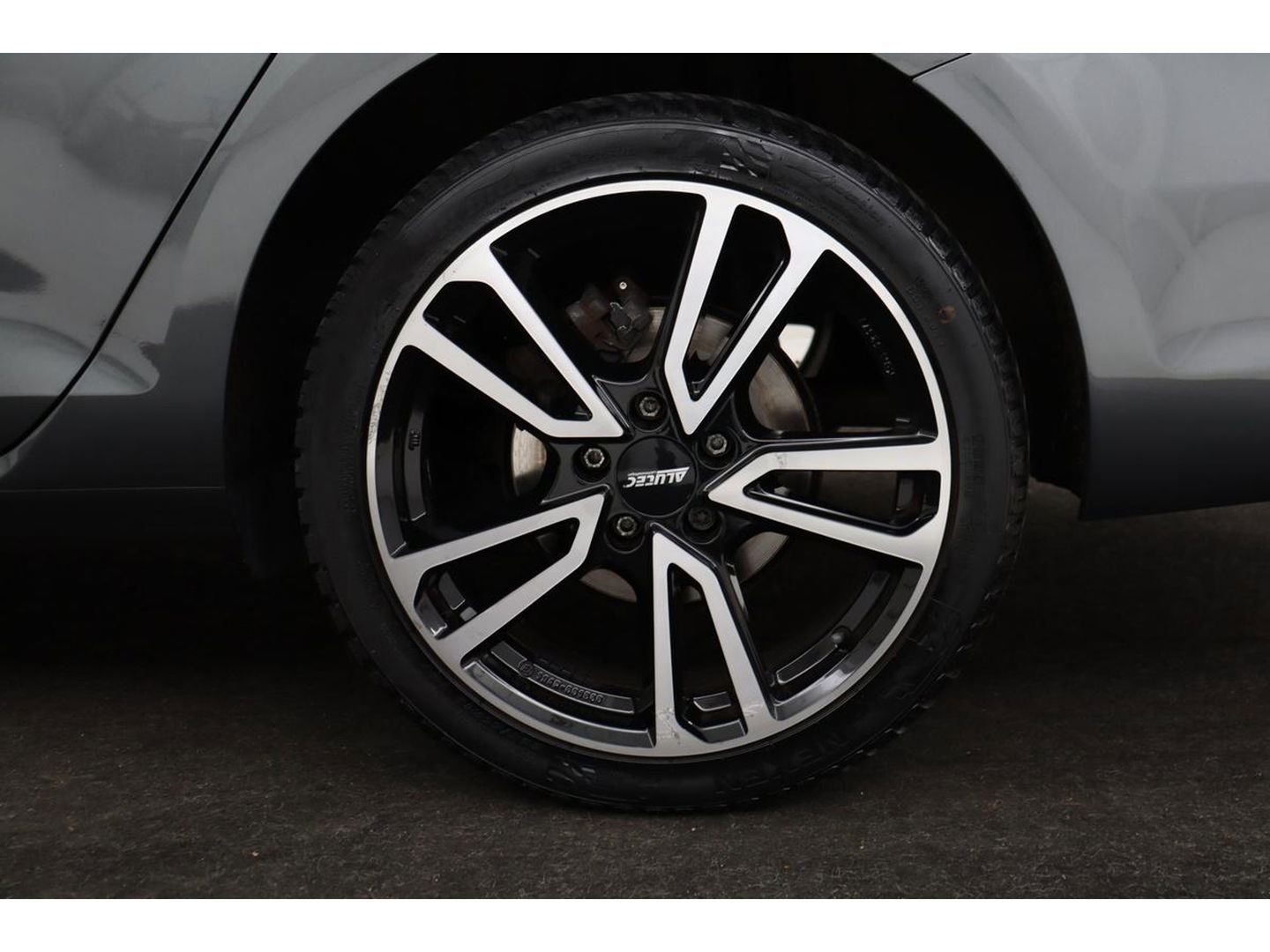 Volkswagen Golf 1.0 TSI Comfortline | Automaat | Adaptive cruise | Carplay | Navigatie | PDC | Climate control | Bluetooth