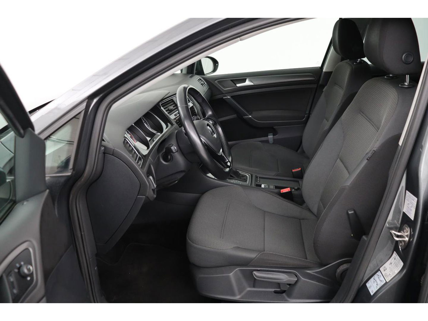 Volkswagen Golf 1.0 TSI Comfortline | Automaat | Adaptive cruise | Carplay | Navigatie | PDC | Climate control | Bluetooth