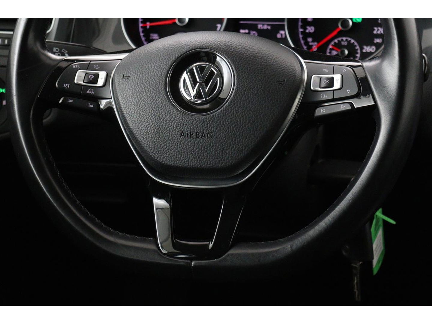 Volkswagen Golf 1.0 TSI Comfortline | Automaat | Adaptive cruise | Carplay | Navigatie | PDC | Climate control | Bluetooth
