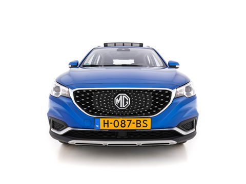 MG ZS EV Luxury 45 kWh (INCL-BTW) *PANO | FULL-LEATHER | CCS-FASTLOADER | KEYLESS | NAVI-FULLMAP | ADAPTIVE-CRUISE | CAMERA | HEATED-SEATS | CARPLAY | LANE-ASSIST | SPORT-SEATS | 17"ALU*