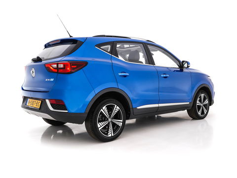 MG ZS EV Luxury 45 kWh (INCL-BTW) *PANO | FULL-LEATHER | CCS-FASTLOADER | KEYLESS | NAVI-FULLMAP | ADAPTIVE-CRUISE | CAMERA | HEATED-SEATS | CARPLAY | LANE-ASSIST | SPORT-SEATS | 17"ALU*