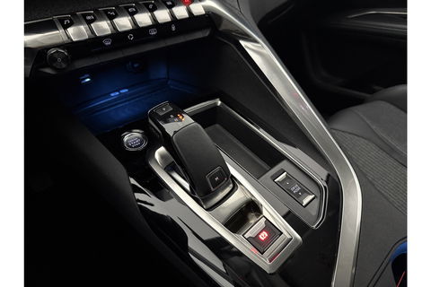 Peugeot 5008 1.2 PureTech 7 Persoons 360Camera LED Sfeer Virtual Carplay Clima Cruise Navi 18"LMV PDC