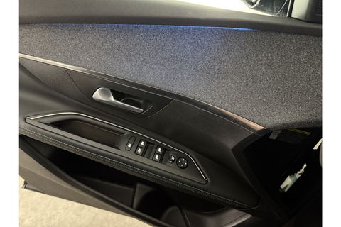 Peugeot 5008 1.2 PureTech 7 Persoons 360Camera LED Sfeer Virtual Carplay Clima Cruise Navi 18"LMV PDC