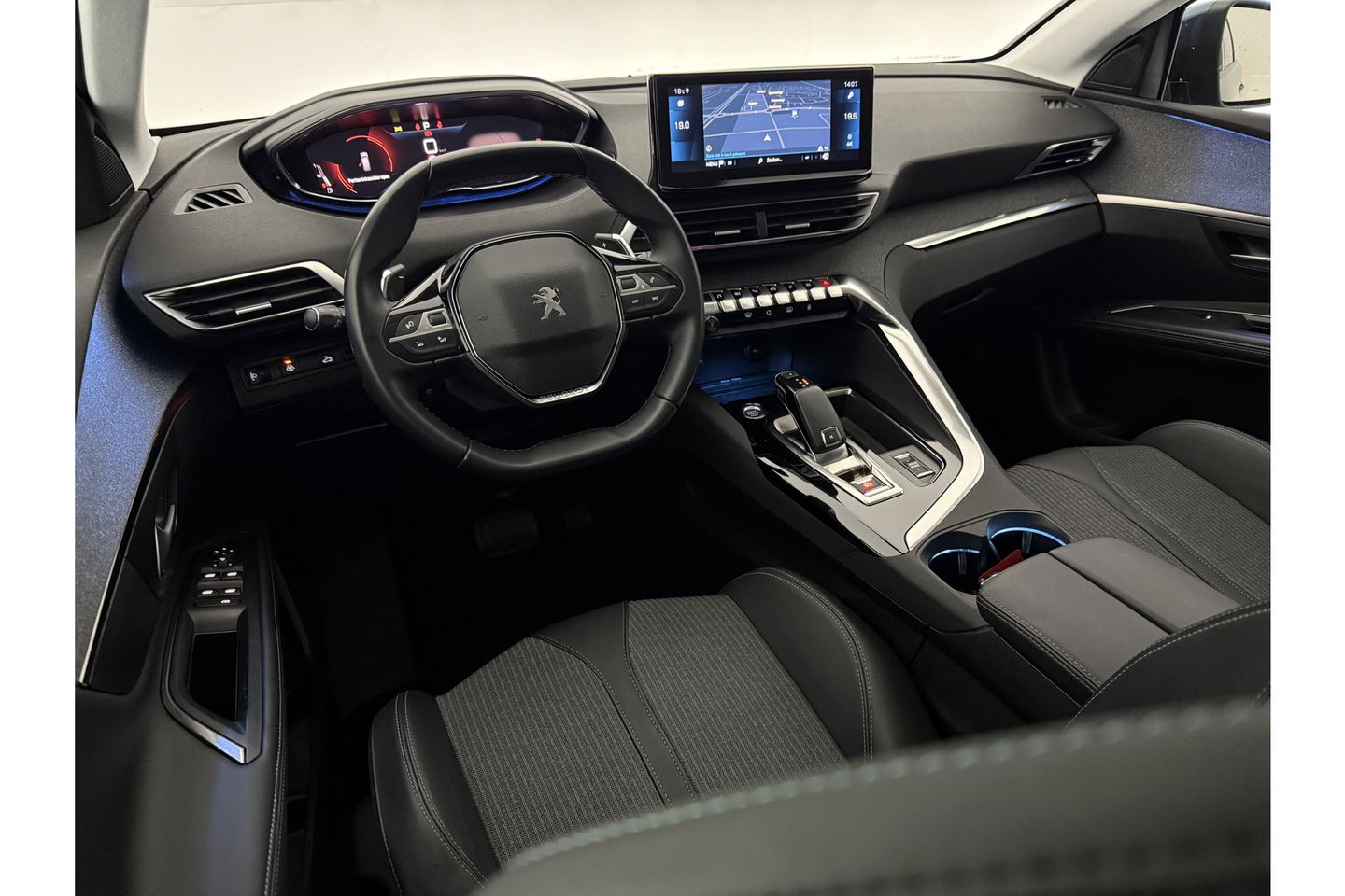 Peugeot 5008 1.2 PureTech 7 Persoons 360Camera LED Sfeer Virtual Carplay Clima Cruise Navi 18"LMV PDC