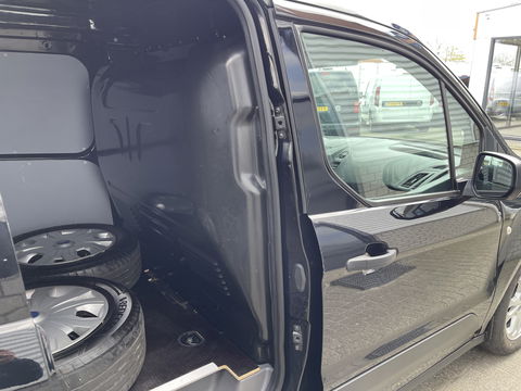 Ford Transit Connect 1.5 EcoBlue L1 Trend / vaste prijs rijklaar € 13.950 ex btw / lease vanaf € 274 / airco / cruise control / parkeersensoren voor en achter !