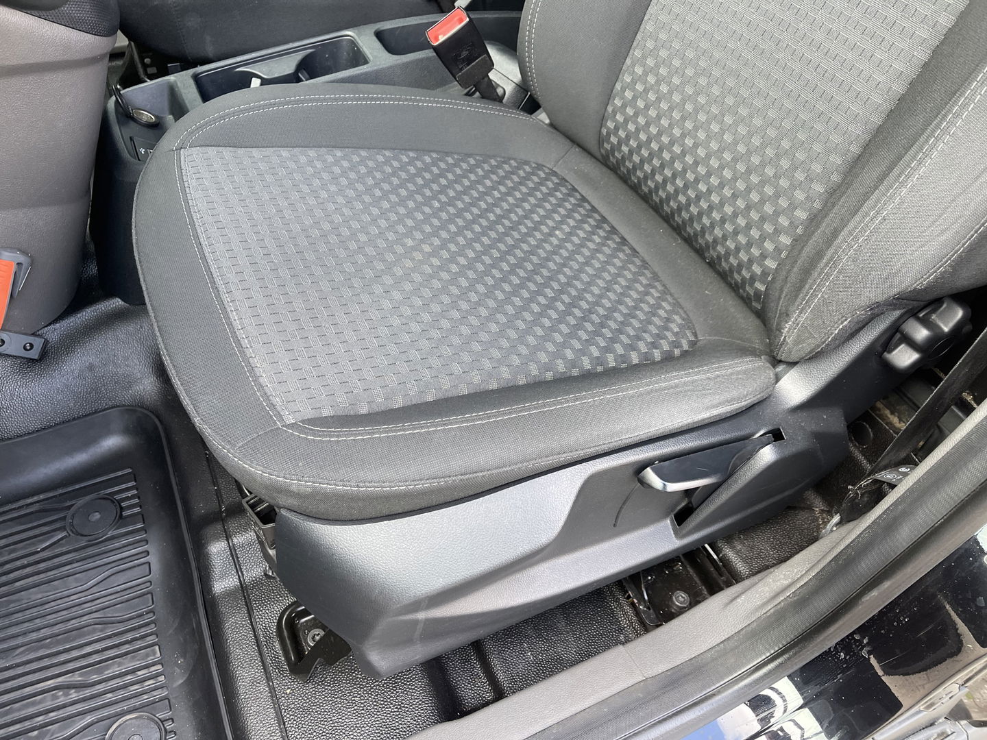 Ford Transit Connect 1.5 EcoBlue L1 Trend / vaste prijs rijklaar € 13.950 ex btw / lease vanaf € 274 / airco / cruise control / parkeersensoren voor en achter !