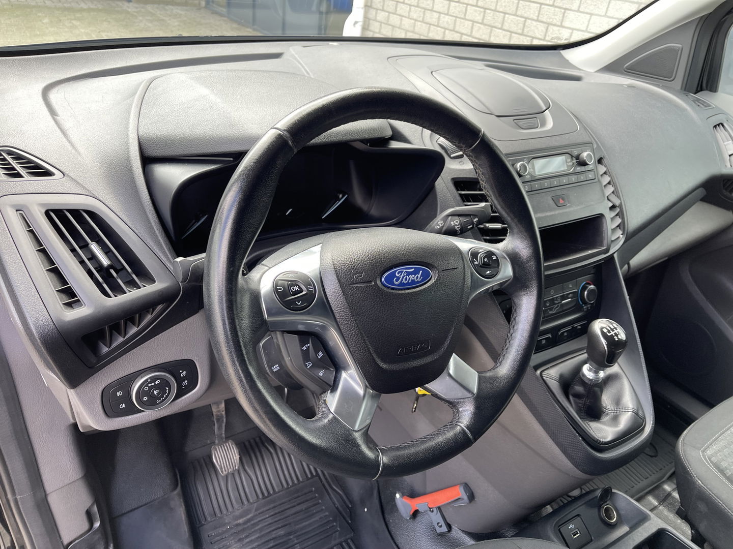 Ford Transit Connect 1.5 EcoBlue L1 Trend / vaste prijs rijklaar € 13.950 ex btw / lease vanaf € 274 / airco / cruise control / parkeersensoren voor en achter !