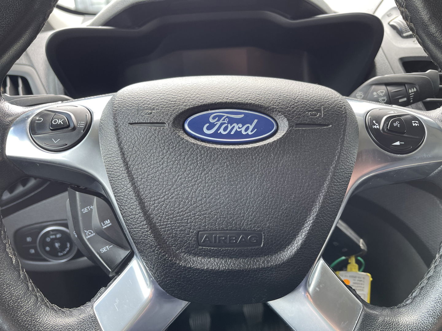 Ford Transit Connect 1.5 EcoBlue L1 Trend / vaste prijs rijklaar € 13.950 ex btw / lease vanaf € 274 / airco / cruise control / parkeersensoren voor en achter !