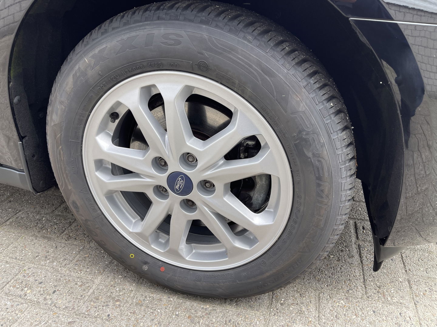 Ford Transit Connect 1.5 EcoBlue L1 Trend / vaste prijs rijklaar € 13.950 ex btw / lease vanaf € 274 / airco / cruise control / parkeersensoren voor en achter !