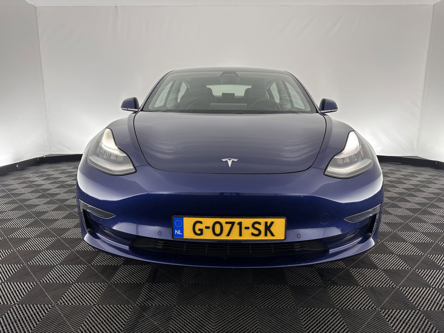 Tesla Model 3 Long Range AWD 75 kWh [ 3-Fase ] (INCL-BTW) Aut. *PANO | AUTO-PILOT | NAPPA-LEATHER | KEYLESS | FULL-LED | MEMORY-PACK | SURROUND-VIEW | DAB | CARPLAY | DIGI-COCKPIT | LANE-ASSIST | COMFORT-SEATS | 19"ALU*