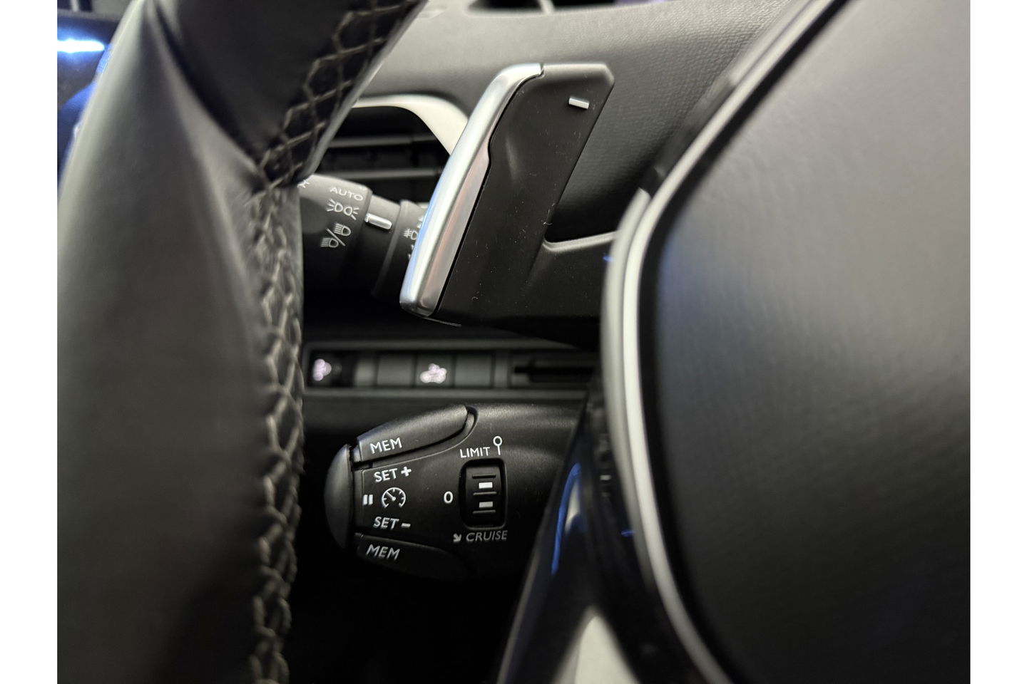 Peugeot 3008 1.2 PureTech Premium Pano Sfeer 360Camera LED Virtual Clima Cruise Carplay Navi PDC 19"LMV