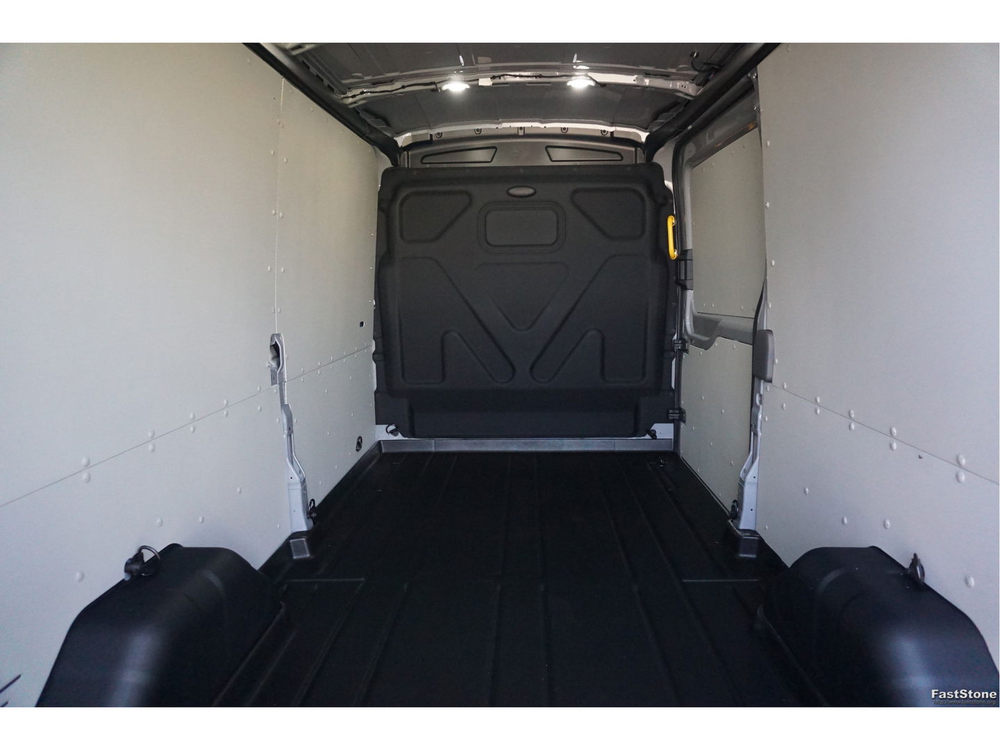 Ford Transit 350L L3H2 Limited AUT-8 165PK BPM VRIJ Navi, Adap. Cruise, 360° Cam, Trekhaak, Xenon!! NR. 243