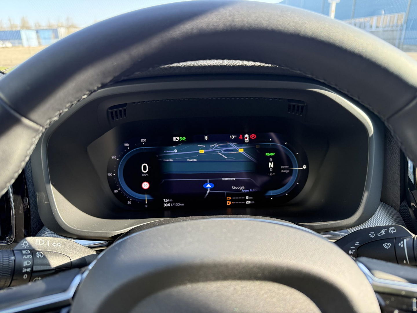 Volvo XC60 2.0 T6 Plug-in hybrid AWD Plus Black Edition luchtvering l 360 rijklaarprijs