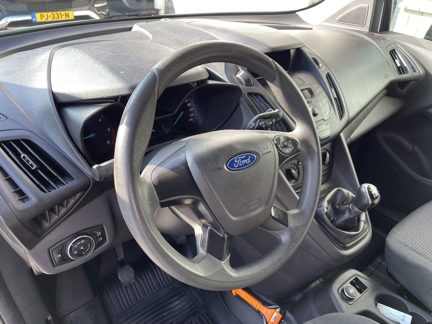 Ford Transit Connect 1.5 TDCI L2 Economy Edition / euro 6 / bpm vrij / vaste prijs rijklaar € 8950 ex btw / lease vanaf € 202 / airco / trekhaak / imperial / ingerichte laadruimte