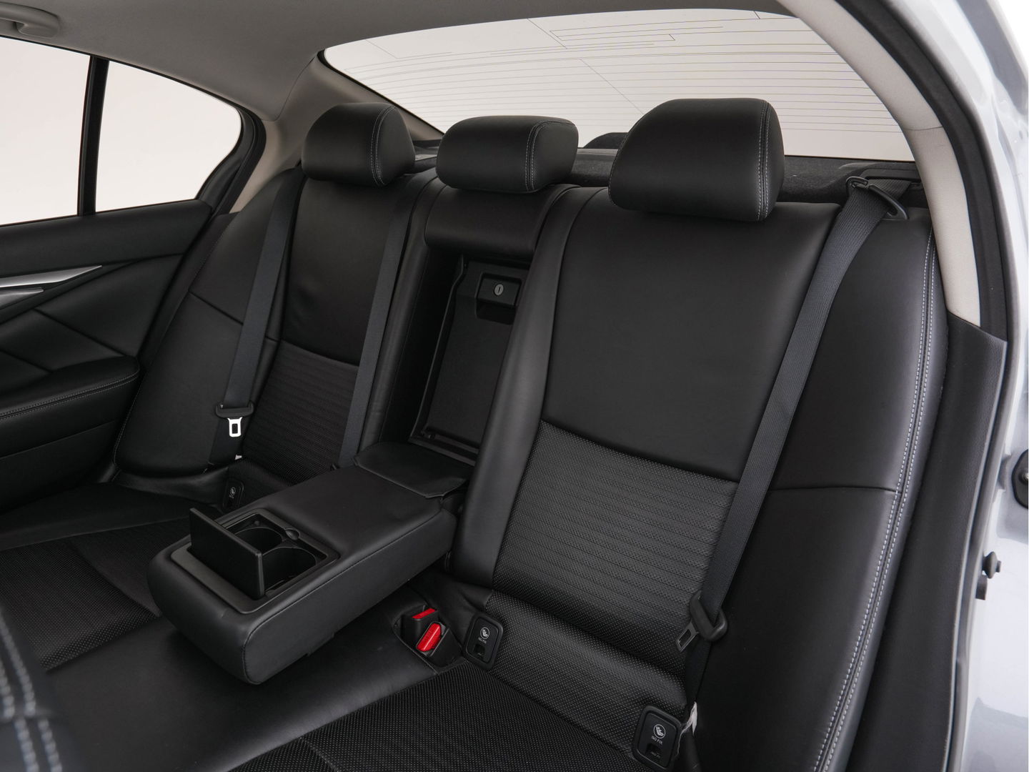 Infiniti Q50 2.2d Performance + Aut. *PANO | FULL-LEATHER | FULL-LED | ADAPT.CRUISE | BLINDSPOT | MEMORY-SEATS | SURROUND-VIEW | NAVI-FULLMAP | KEYLESS | SHIFT-PADDLES | HEATED-SEATS | SPORT-SEATS | TOWBAR | 19''ALU*