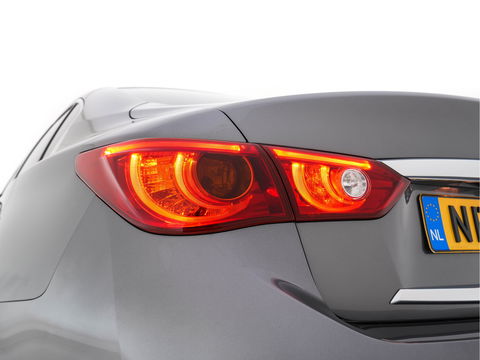 Infiniti Q50 2.2d Performance + Aut. *PANO | FULL-LEATHER | FULL-LED | ADAPT.CRUISE | BLINDSPOT | MEMORY-SEATS | SURROUND-VIEW | NAVI-FULLMAP | KEYLESS | SHIFT-PADDLES | HEATED-SEATS | SPORT-SEATS | TOWBAR | 19''ALU*