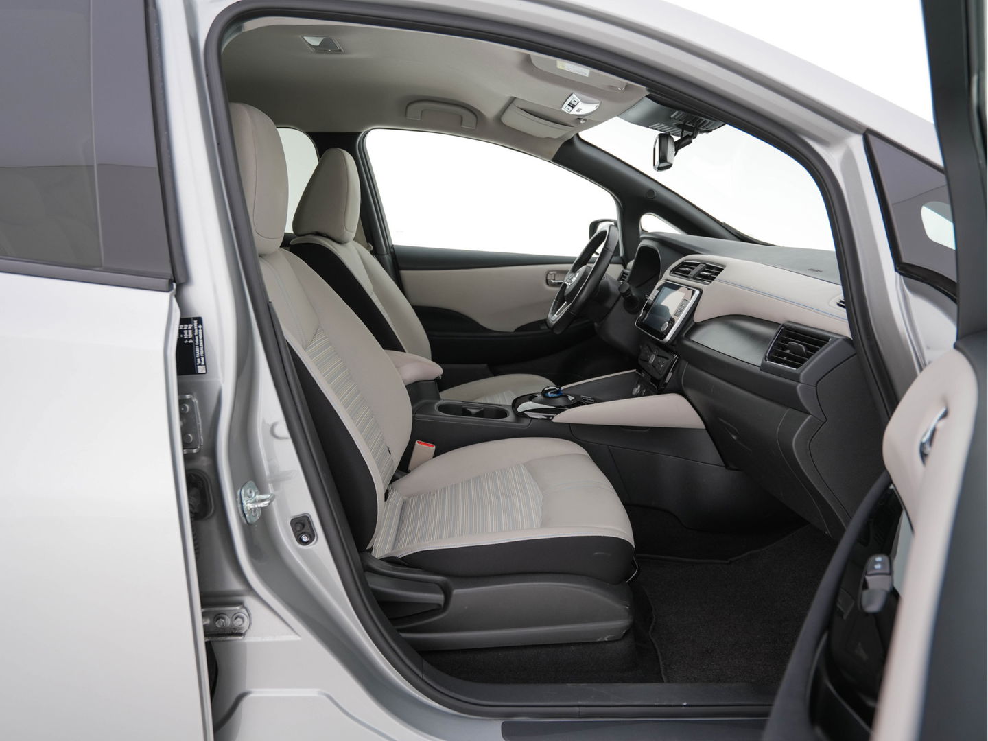Nissan Leaf N-Connecta 40 kWh (INCL-BTW)  Aut. *ADAPTIVE-CRUISE | NAVI-FULLMAP | SURROUND-VIEW | CARPLAY | KEYLESS | BLIND-SPOT |  DIGI-COCKPIT | COMFORT-SEATS | DAB | ECC | PDC | HEATED-SEATS | 17"ALU*