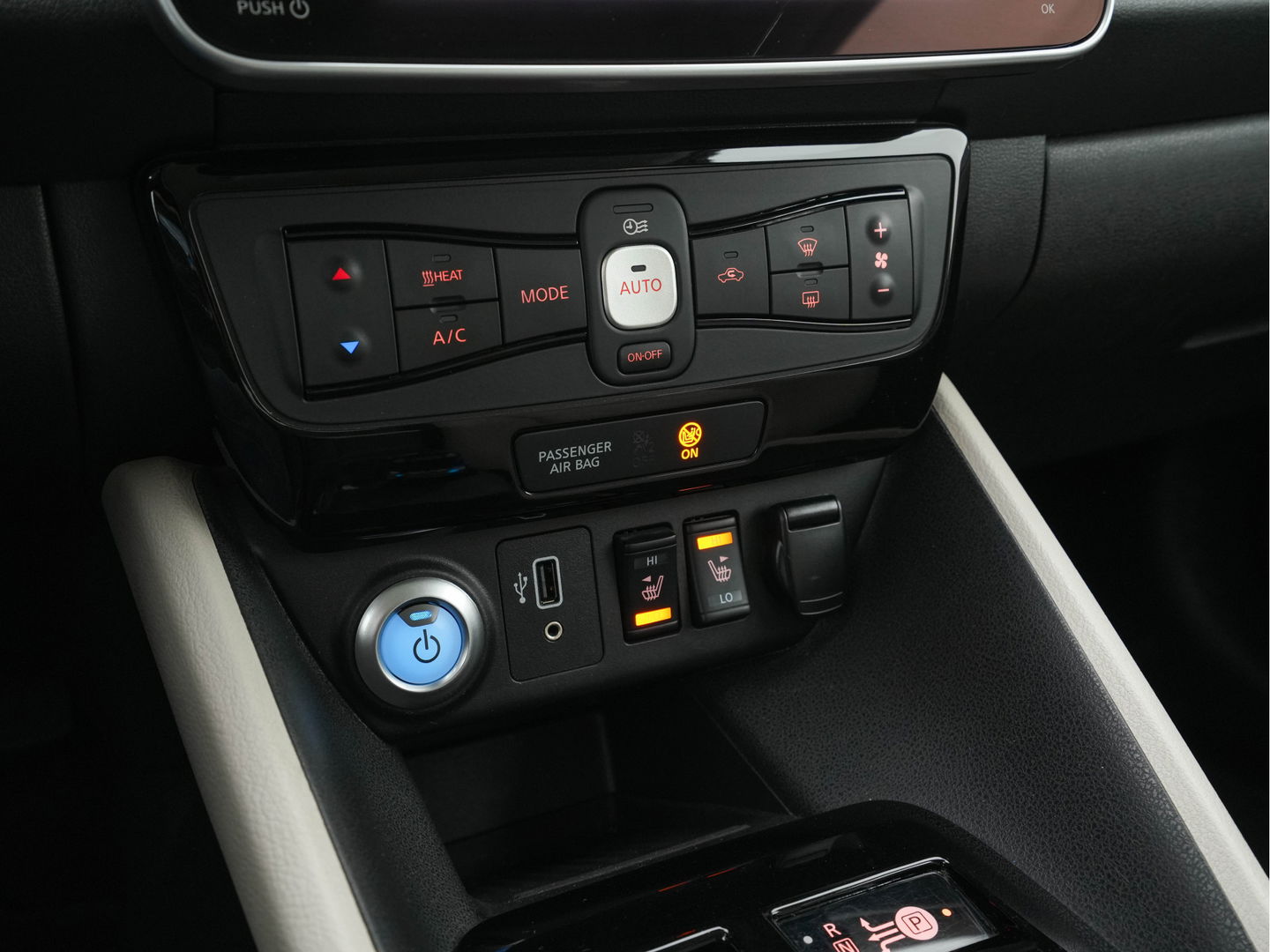 Nissan Leaf N-Connecta 40 kWh (INCL-BTW)  Aut. *ADAPTIVE-CRUISE | NAVI-FULLMAP | SURROUND-VIEW | CARPLAY | KEYLESS | BLIND-SPOT |  DIGI-COCKPIT | COMFORT-SEATS | DAB | ECC | PDC | HEATED-SEATS | 17"ALU*