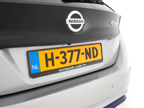 Nissan Leaf N-Connecta 40 kWh (INCL-BTW)  Aut. *ADAPTIVE-CRUISE | NAVI-FULLMAP | SURROUND-VIEW | CARPLAY | KEYLESS | BLIND-SPOT |  DIGI-COCKPIT | COMFORT-SEATS | DAB | ECC | PDC | HEATED-SEATS | 17"ALU*