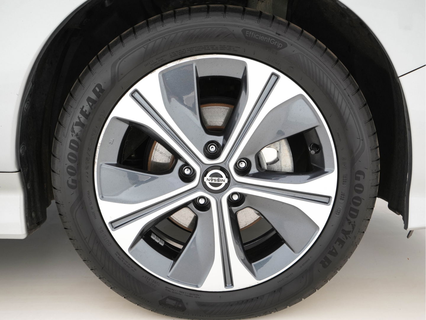 Nissan Leaf N-Connecta 40 kWh (INCL-BTW)  Aut. *ADAPTIVE-CRUISE | NAVI-FULLMAP | SURROUND-VIEW | CARPLAY | KEYLESS | BLIND-SPOT |  DIGI-COCKPIT | COMFORT-SEATS | DAB | ECC | PDC | HEATED-SEATS | 17"ALU*