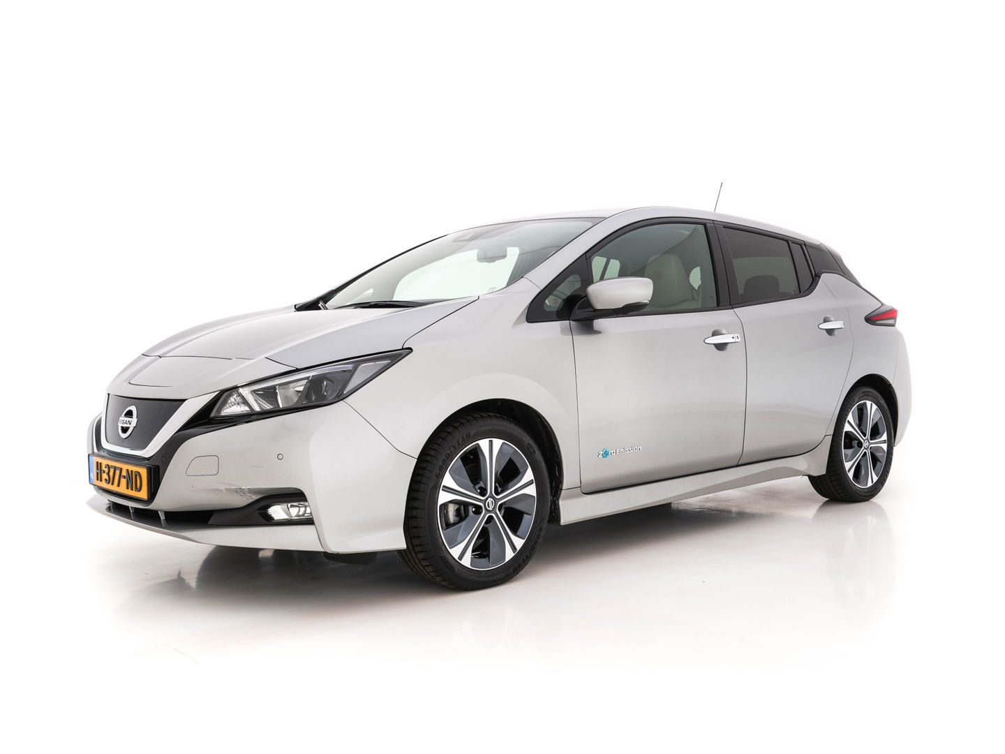 Nissan Leaf N-Connecta 40 kWh (INCL-BTW)  Aut. *ADAPTIVE-CRUISE | NAVI-FULLMAP | SURROUND-VIEW | CARPLAY | KEYLESS | BLIND-SPOT |  DIGI-COCKPIT | COMFORT-SEATS | DAB | ECC | PDC | HEATED-SEATS | 17"ALU*