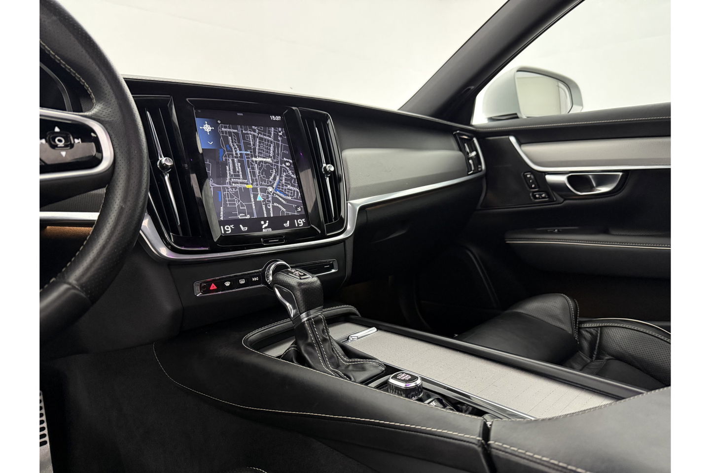 Volvo V90 2.0 T4 Business Sport 191PK Pano Sfeer Virtual Harman/Kardon Head-up LED Carplay Camera Memory-seat Clima Cruise Navi PDC 19''LMV