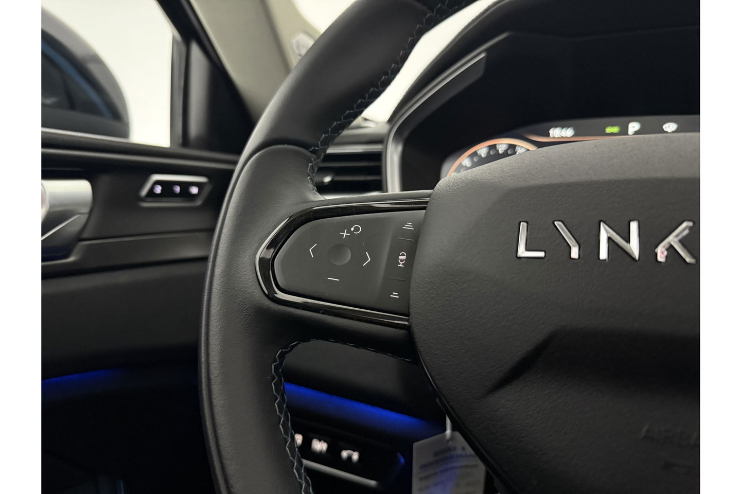 Lynk Co 01 1.5 262PK Hybride Pano LED Sfeer Virtual 360Camera Carplay ACC Clima Navi Memory-seat 20"LMV
