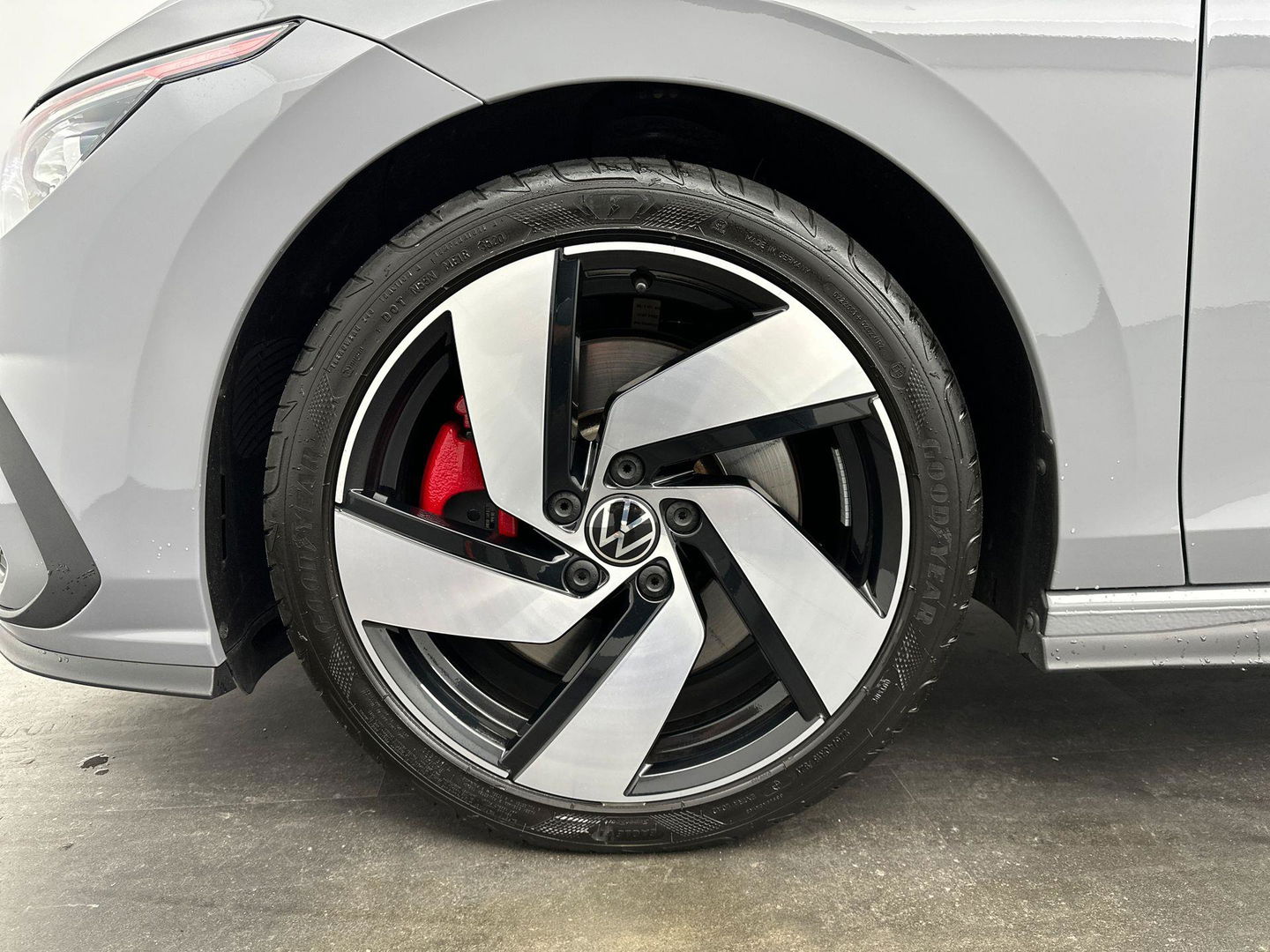 Volkswagen Golf 2.0 TSI GTI Panorama IQ Ligth H&K ACC