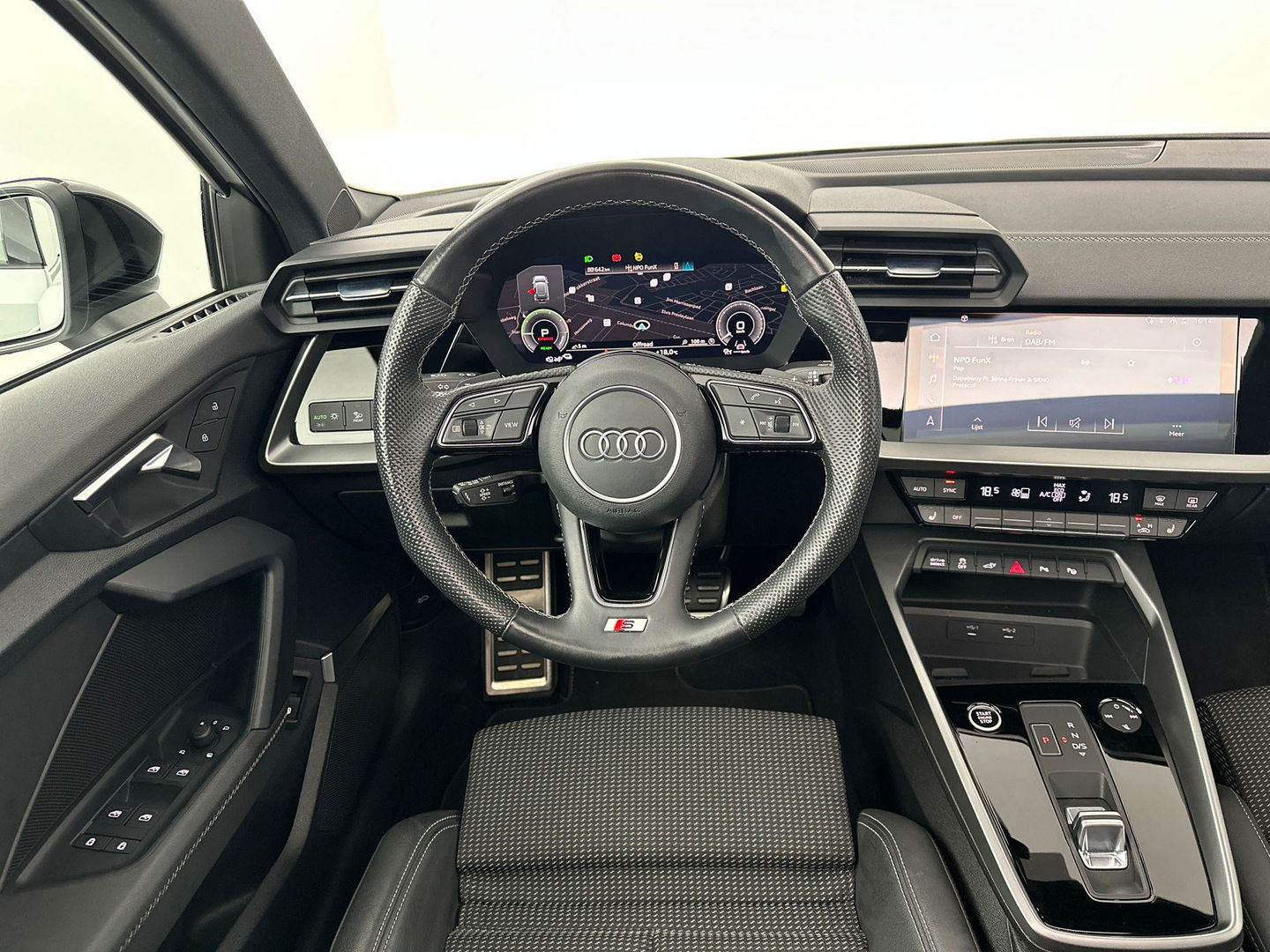 Audi A3 Sportback 45 TFSI e S-Line Pano B&O Matrix Carplay