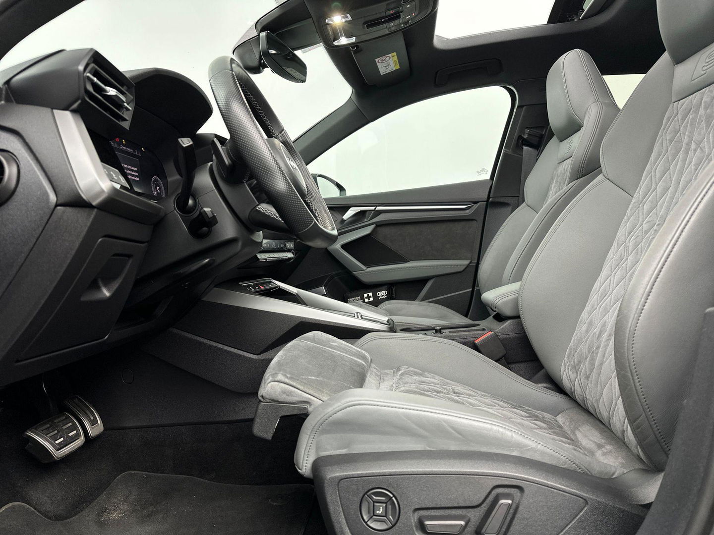 Audi A3 Sportback 40 TFSI e Advanced edition Pano Massage ACC Carplay S-line