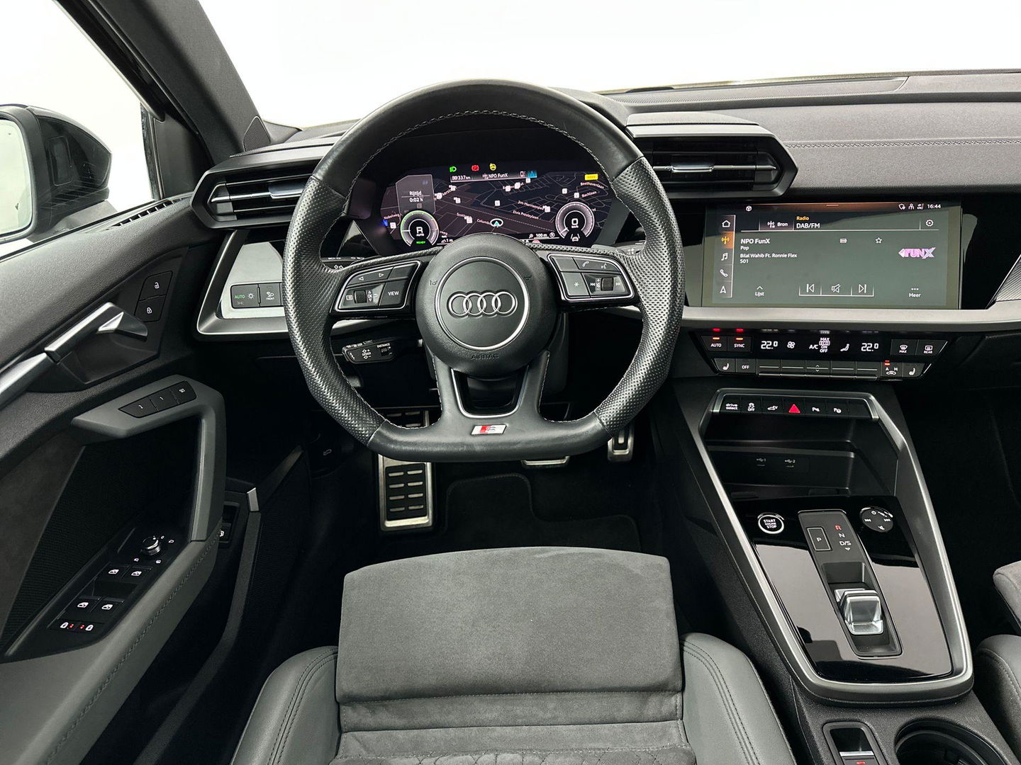 Audi A3 Sportback 40 TFSI e Advanced edition Pano Massage ACC Carplay S-line