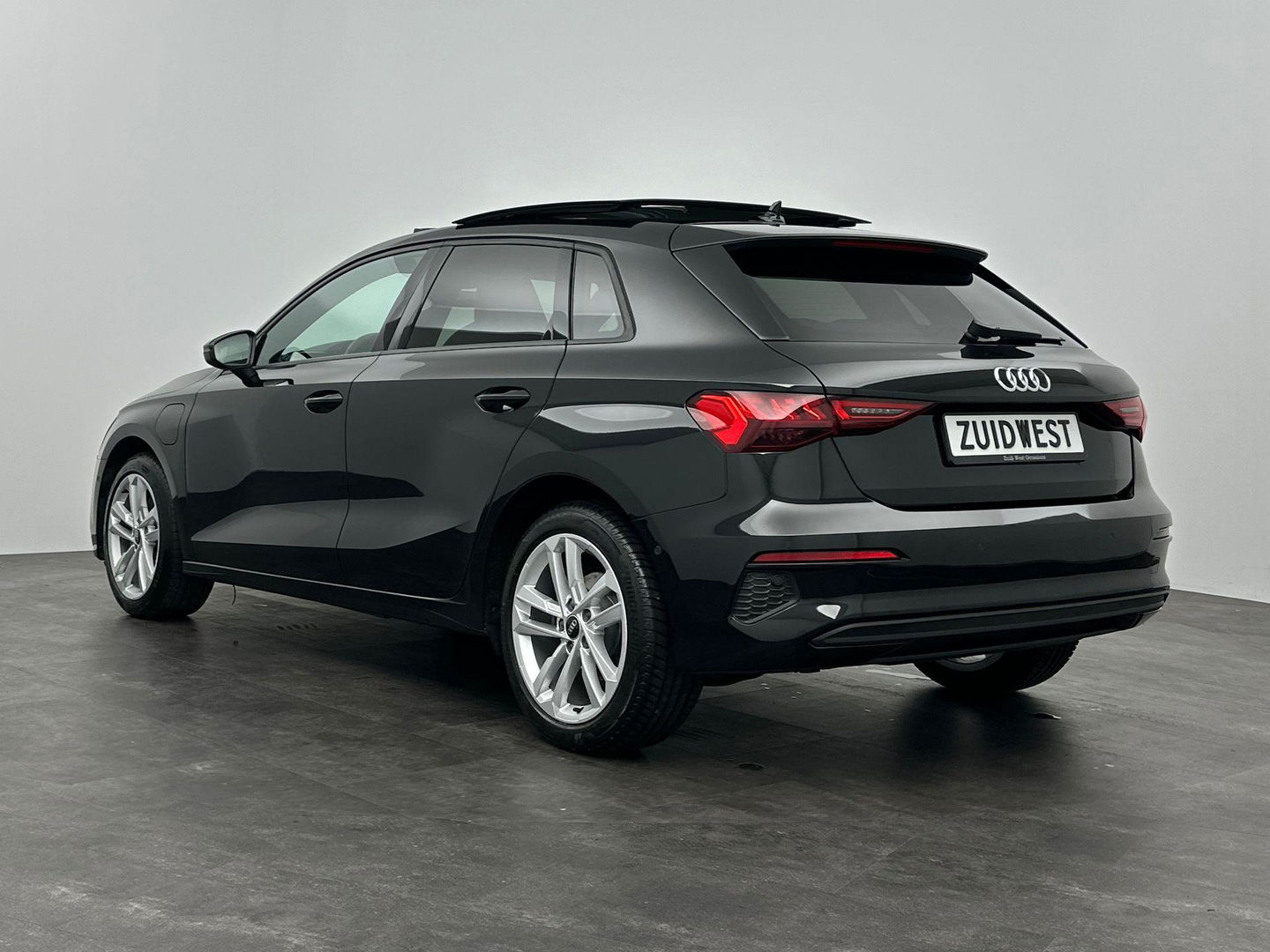 Audi A3 Sportback 40 TFSI e Advanced edition Pano Massage ACC Carplay S-line